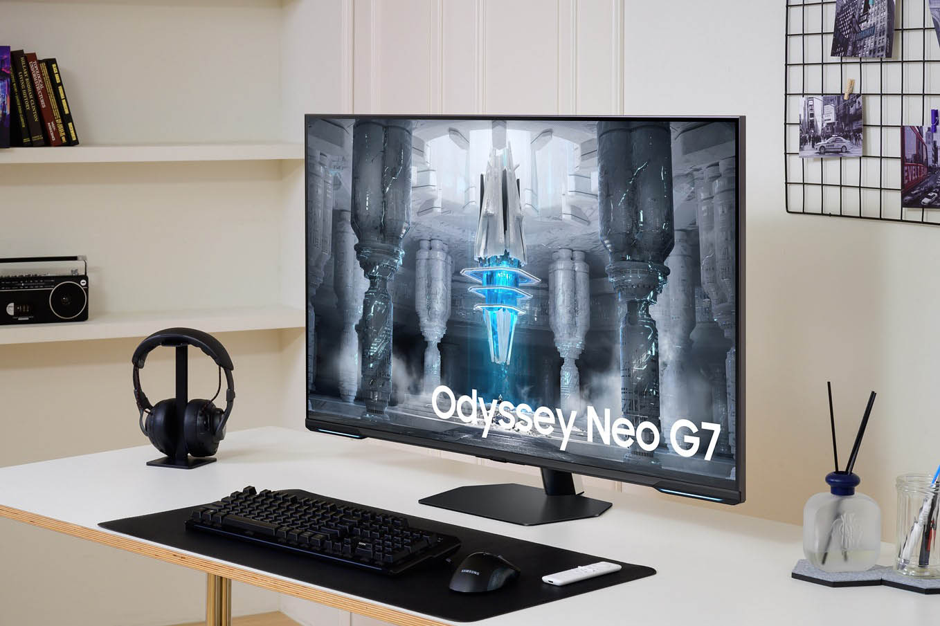 samsung_odyssey_neo_g7_monitor.jpg