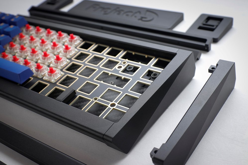 duckychannel-projectd-outlaw-65-keyboard-2.jpg