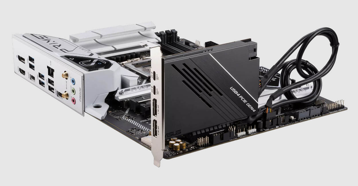 asus-usb4-pcie-gen4-card-install.jpg