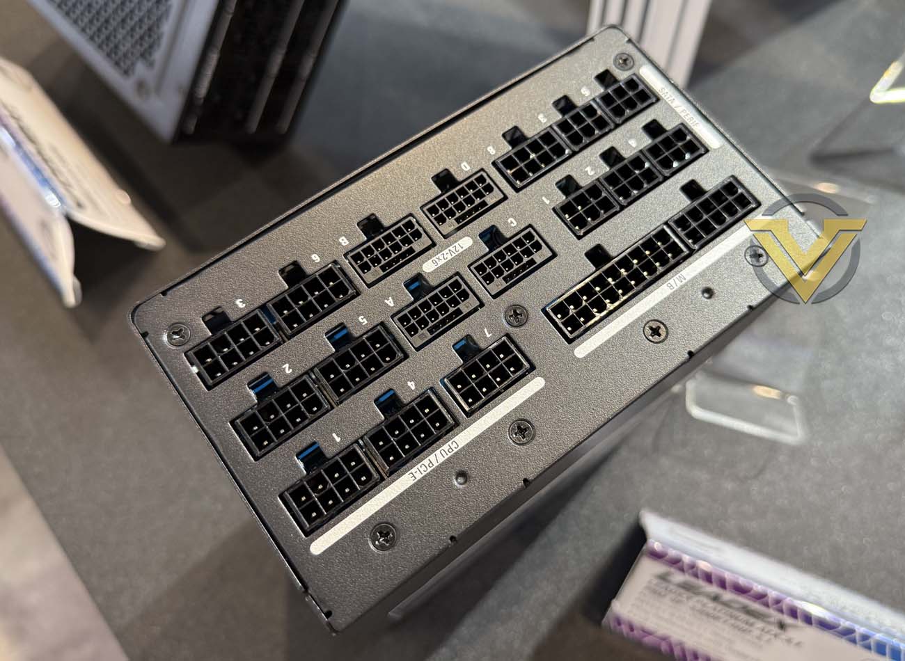 super-flower-leadex-titanium-atx-3-1.jpg