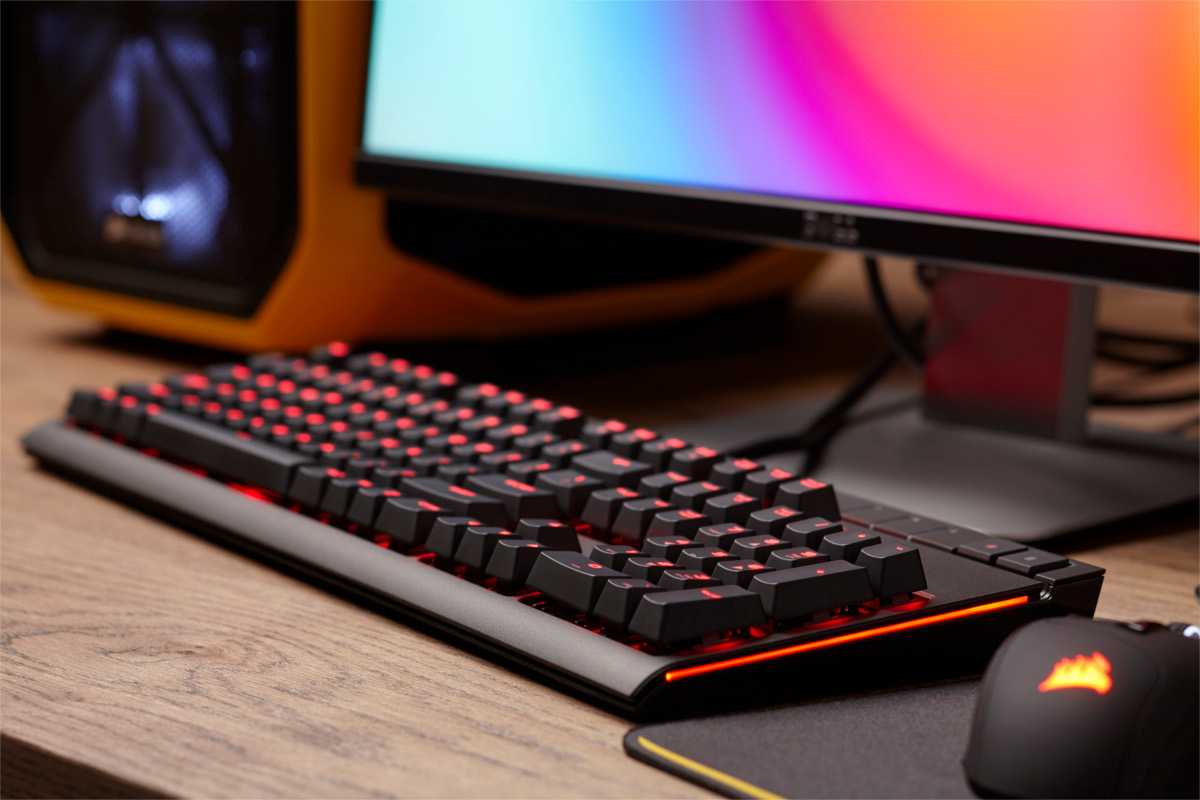 corsair strafe mechanical keyboard - 1.jpg