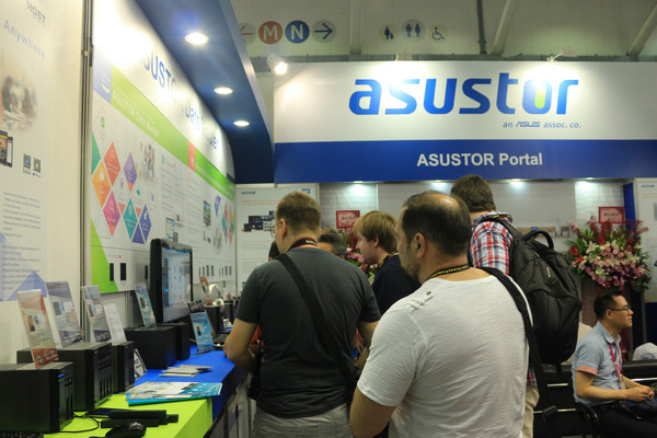 asustor computex2015 - 1.jpg