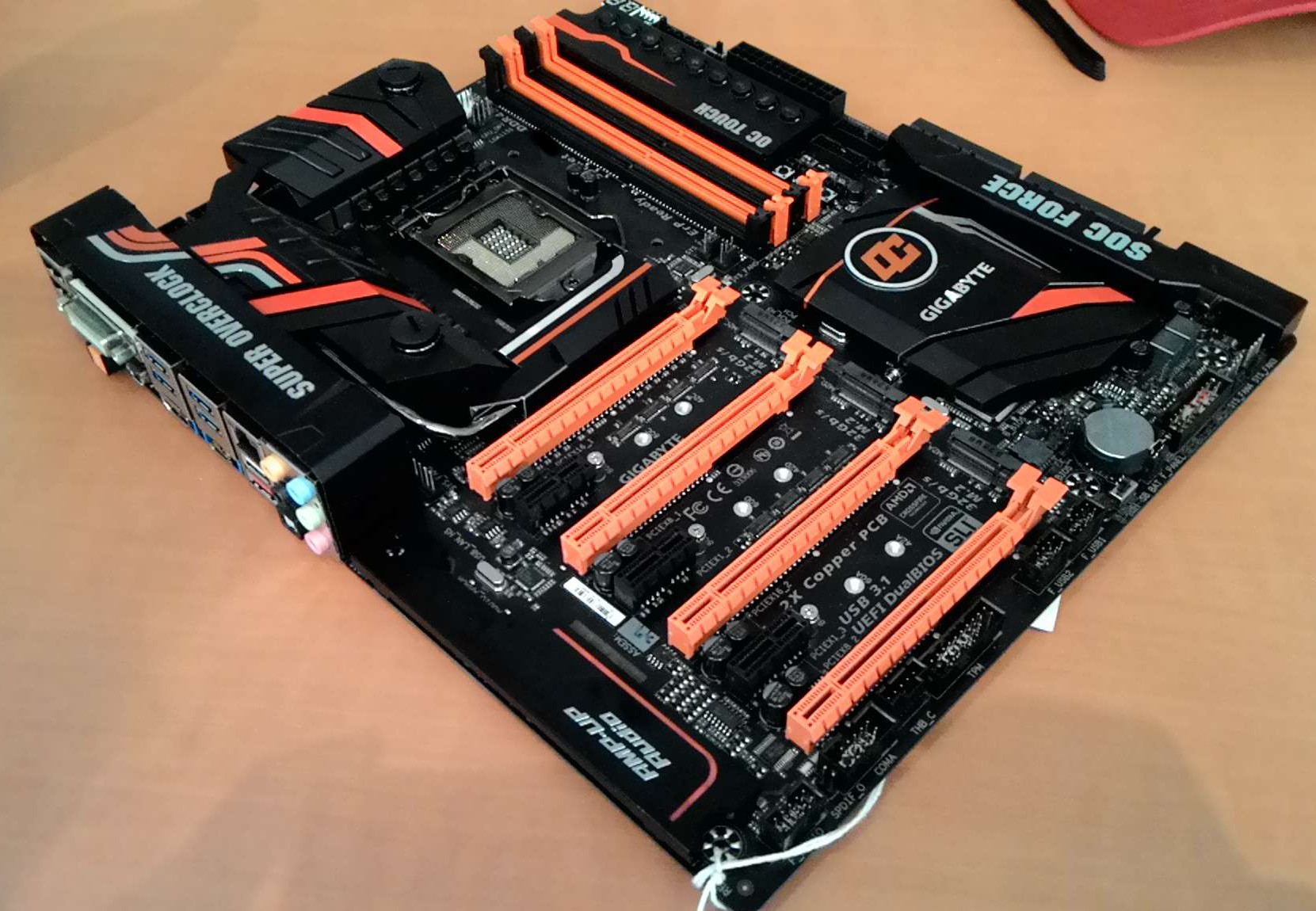 gigabyte z170-soc - 1.jpg